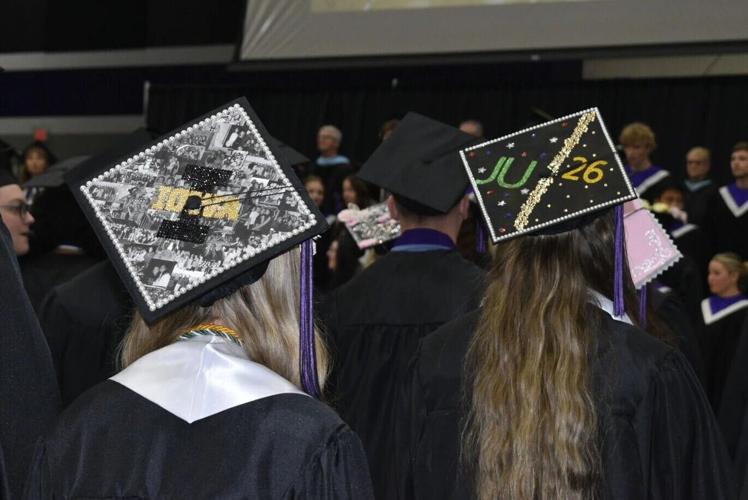 ITHSA grads caps