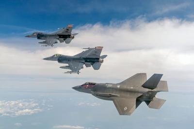 F-35s in air