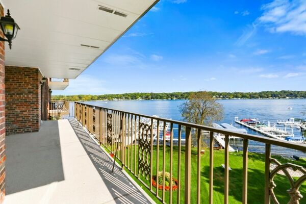 2 Bedroom Home in Williams Bay - $849,000