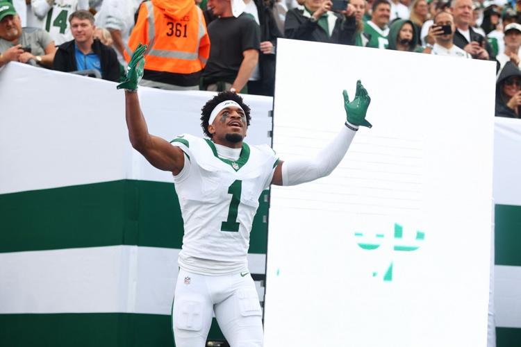 FOOTBALL-NFL-NYJ-GB/