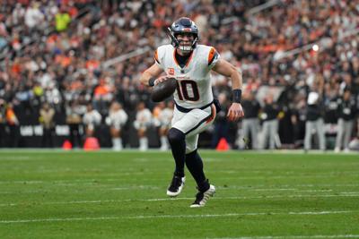 Broncos Raiders Football