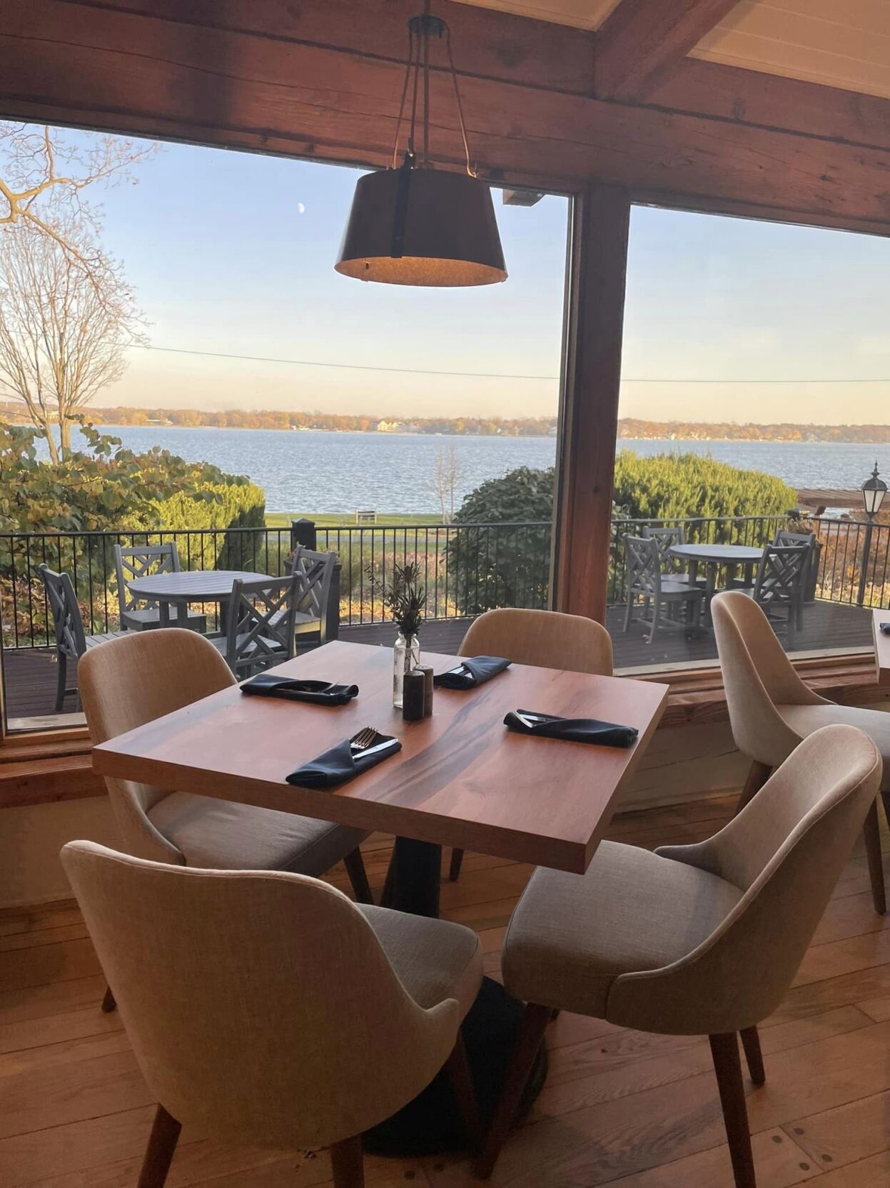 Inside 1878 on the Lake