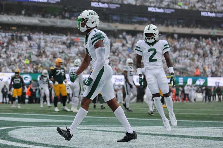 FOOTBALL-NFL-NYJ-GB/