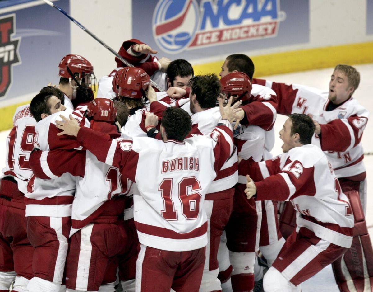 2006 men hockey title gallery 22