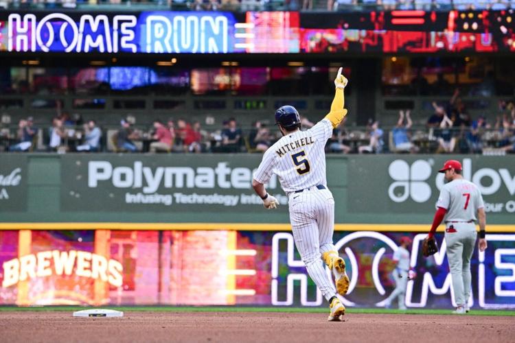 BASEBALL-MLB-MIL-PHI/