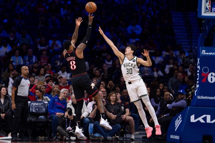 Bucks 76ers Basketball