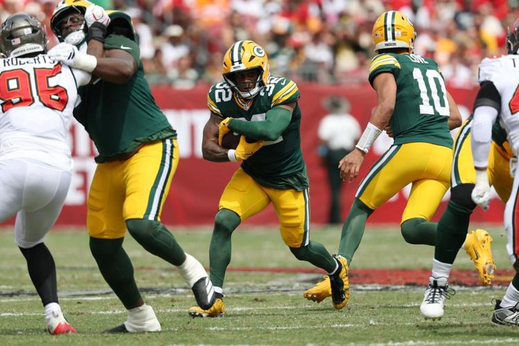 FOOTBALL-NFL-TB-GB/