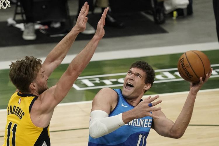 Bucks jump image 3-22