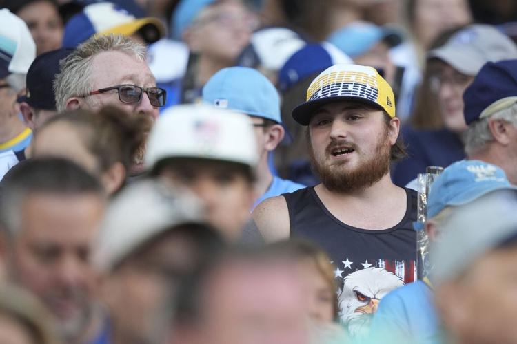 Giants Brewers Baseball