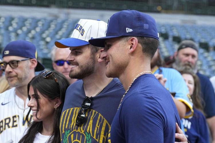 BASEBALL-MLB-MIL-CIN/
