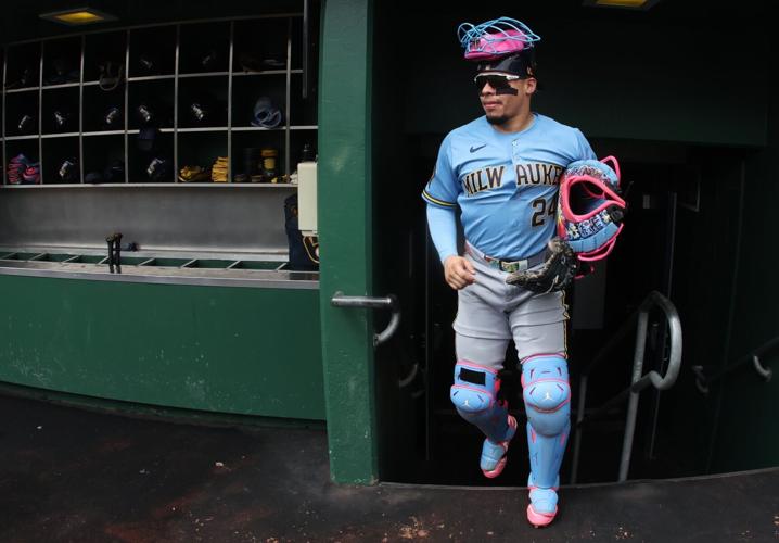 BASEBALL-MLB-PIT-MIL/