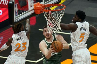 bucks jump photo