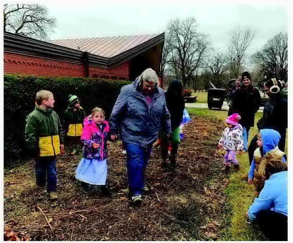 LEARNING ABOUT ANIMAL TRACKS