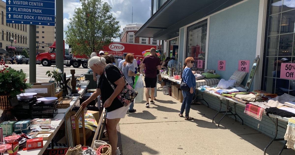 Maxwell Street Days in downtown Lake Geneva, plus car show & beer on a train