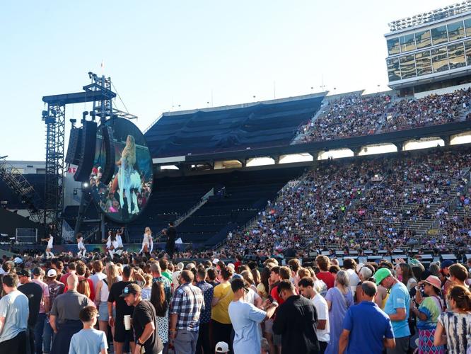 071925-coldplay-0020.JPG Elyanna  crowd watches