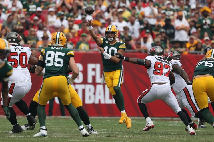 FOOTBALL-NFL-TB-GB/
