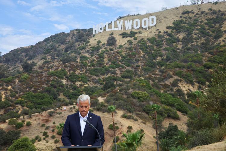 WARNER BROS DIS-M&A/PARAMOUNT-LAWSUIT