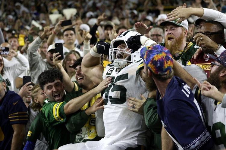 Commanders Packers Football