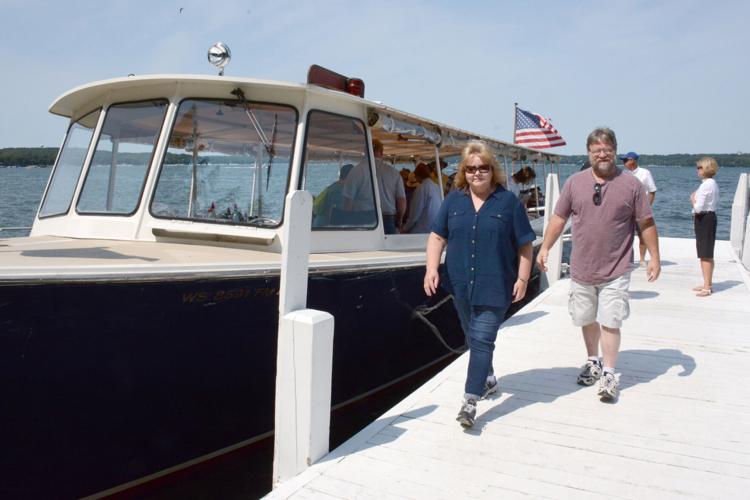 Tour boat to Black Point