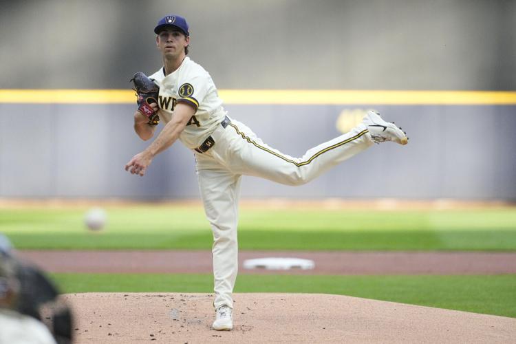 BASEBALL-MLB-MIL-CIN/