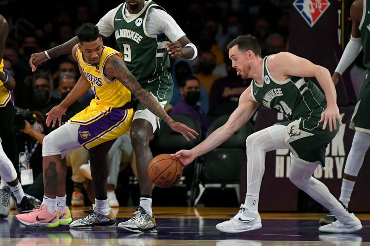 Bucks Lakers Basketball