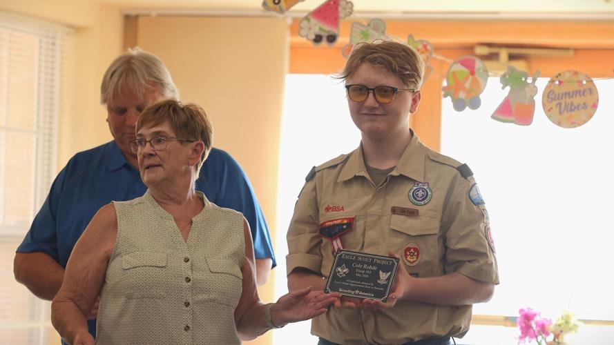Cole Rohde receives plaque