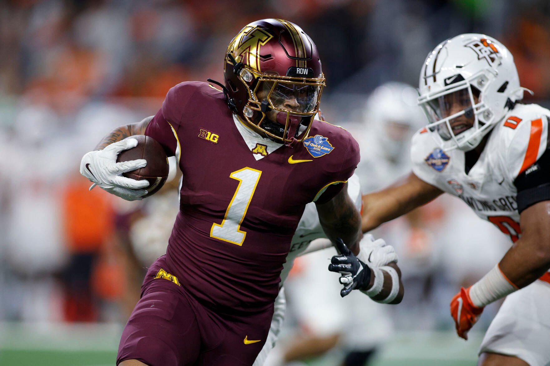 Taylor sparks Minnesota s win in the Quick Lane Bowl