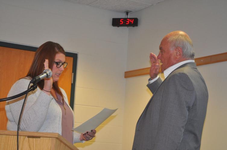 Alderman Richard Hedlund is sworn in by City Clerk Lana Kropf (copy) (copy)