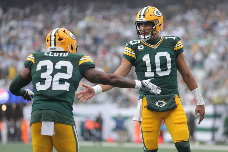 FOOTBALL-NFL-NYJ-GB/