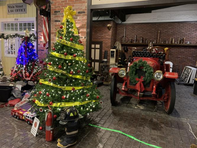 Most teams decorate their Christmas tree in a particular theme