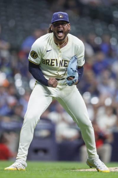 Giants Brewers Baseball