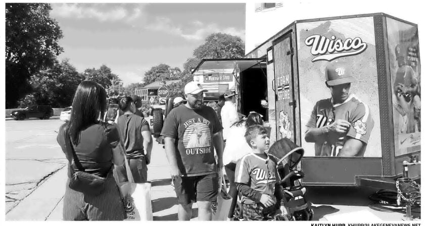 Fans flock to Wisco Pop-Up event