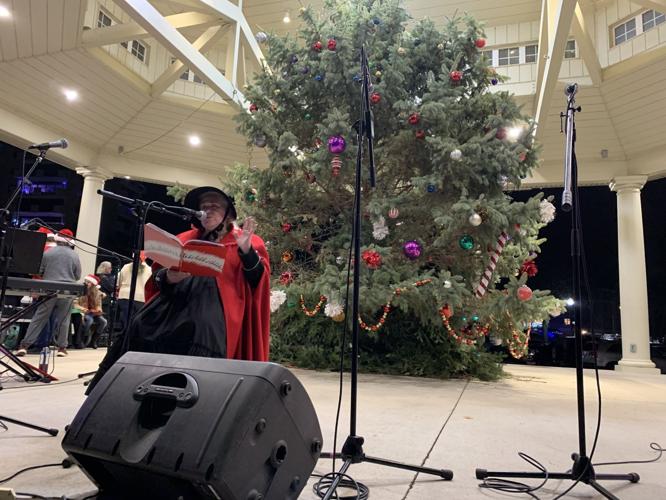 JaNelle Powers reads "How the Grinch Stole Christmas"