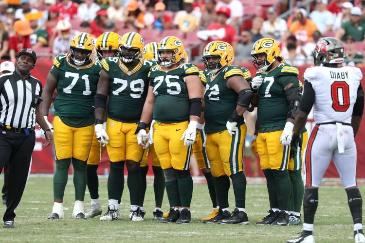FOOTBALL-NFL-TB-GB/