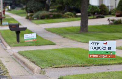 Foxboro Golf Course protect Oregon signs