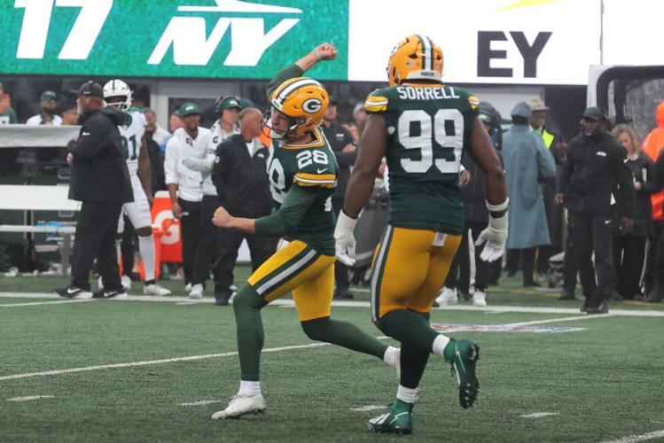 FOOTBALL-NFL-NYJ-GB/