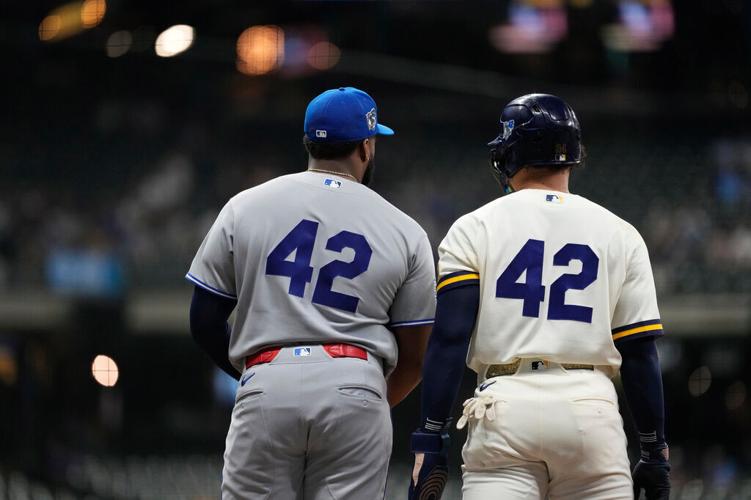 Blue Jays Brewers Baseball