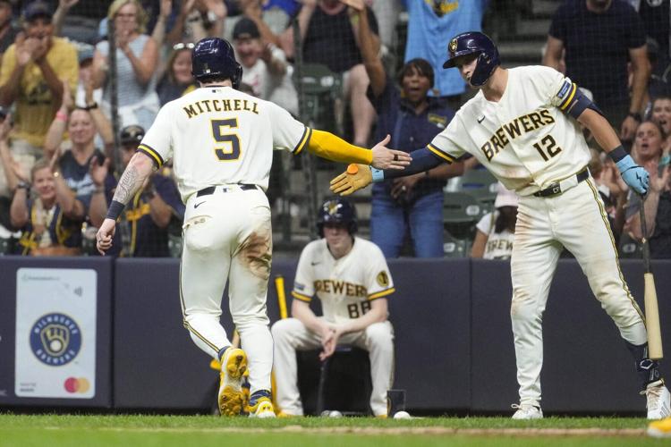 BASEBALL-MLB-MIL-CIN/