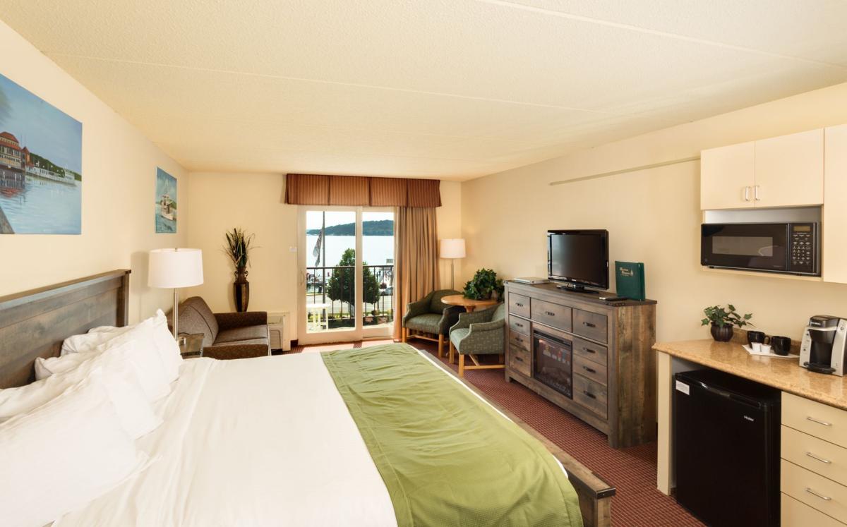 Harbor Shores room