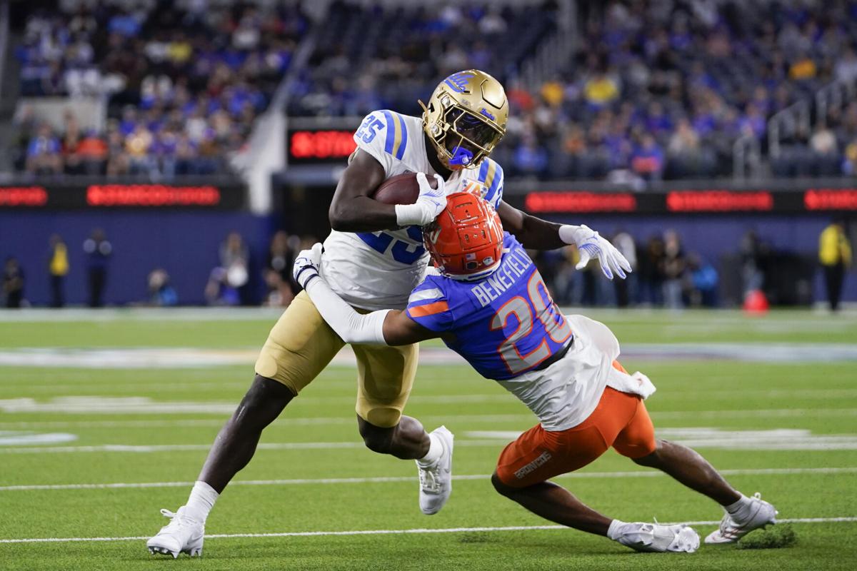 CORRECTION LA Bowl Football