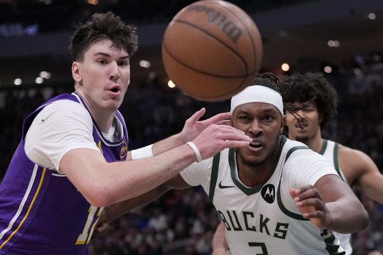 Lakers Bucks Basketball