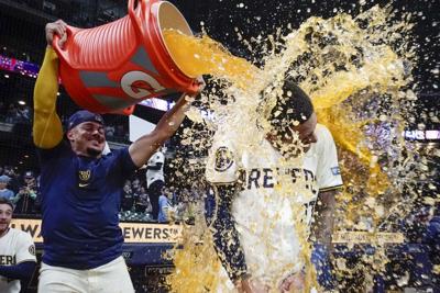 Yankees Brewers Baseball