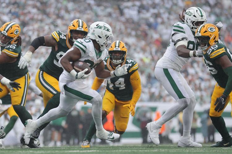 FOOTBALL-NFL-NYJ-GB/