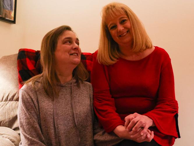 Jaime looking at Vikki