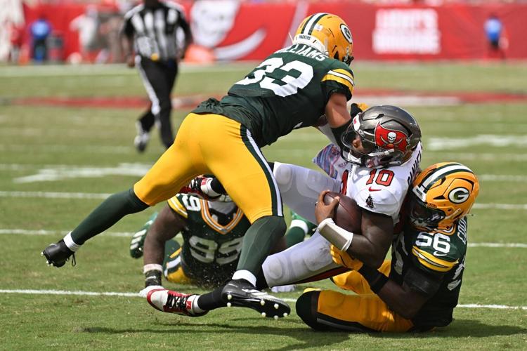 FOOTBALL-NFL-TB-GB/