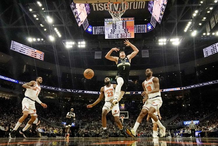 Knicks Bucks Basketball