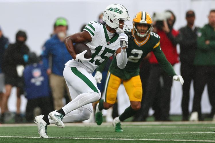 FOOTBALL-NFL-NYJ-GB/