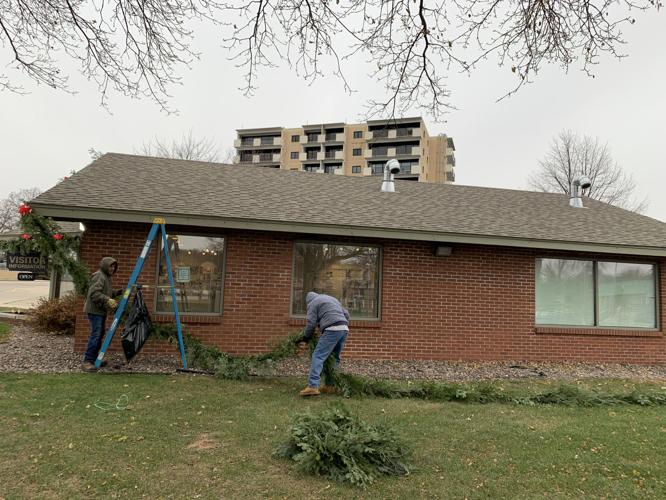 VISIT Lake Geneva's information center being decorated for the holidays