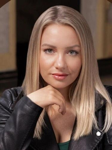 Jeneva Rose