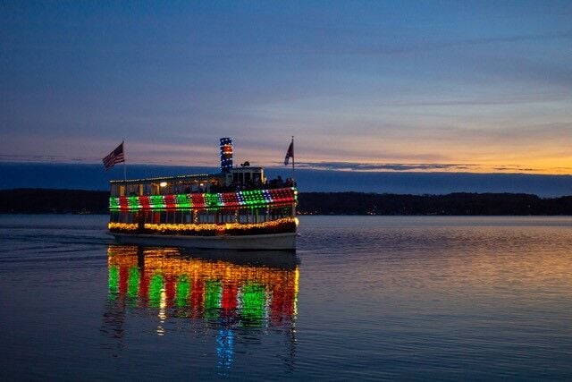 Santa Cruise